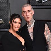 Kourtney Kardashian och Travis Barker på Met-galan.