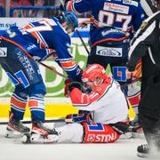 Växjö Lakers Glenn Gustafsson fick matchstraff efter att ha utdelat en rak höger på Erik Borg.