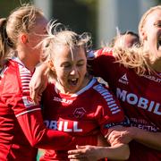 Limhamn jublar efter 2–2-målet.