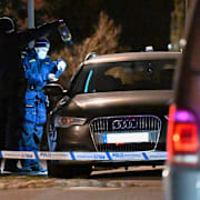 Polisen vid brottsplatsen.