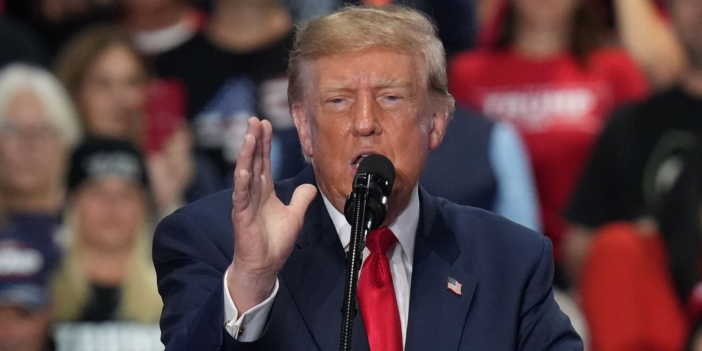 USA:s president Donald Trump under ett kampanjmöte i Syracuse i delstaten New York på fredagen.
