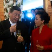 Xi Jinping och hans fru Peng Liyuan under ett besök i Frankrike nyligen.