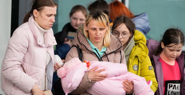 Ukrainska flyktingar. Czarek Sokolowski / AP