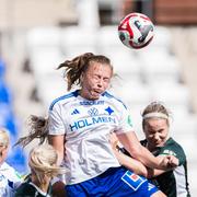 Norrköpings Sara Kanutte Fornes och Hammarbys Eva Nyström under fotbollsmatchen i Damallsvenskan mellan IFK Norrköping och Hammarby i dag.