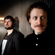 Nils Andersson och Erik Svetoft är författarna som får Hellsing-priset 2021.