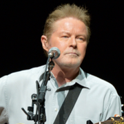 Två av de misstänka männen i domstolen/Eageles frontman Don Henley