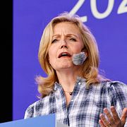 Centerpartiets partiledare Elisabeth Thand Ringqvist talar under Järvaveckan på Spånga IP.