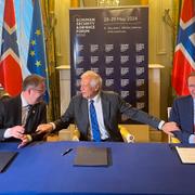 Norges försvarsminister Bjørn Arild Gram, EU:s utrikeschef Josep Borrell och Norges utrikesminister Espen Barth Eide.