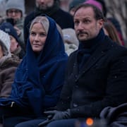 Kronprins Haakon och kronprinsessa Mette-Marit i samband med förintelsens minnesdag i veckan.