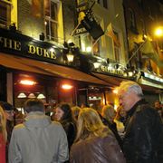 Micheál Martin/Pub i Dublin (Arkivbild)