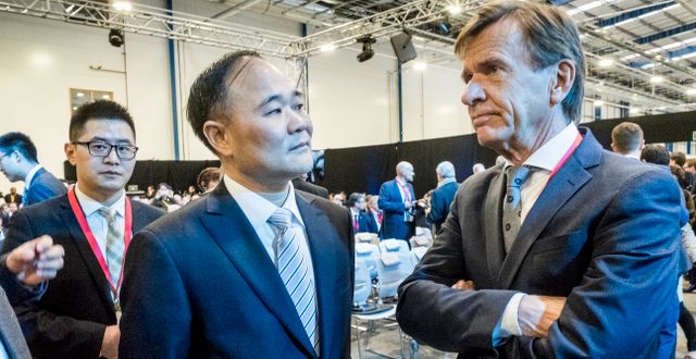 Arkivbild: Geely-chefen Li Shufu tillsammans med Volvo Cars vd, Håkan Samuelsson.  Magnus Hjalmarson Neideman/SvD/TT / TT NYHETSBYRÅN