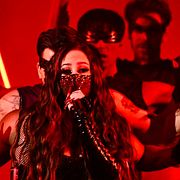 Felicia med bidraget ”My System” under finalen av Melodifestivalen 2026.