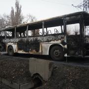 En utbränd buss i Kazakstan. 