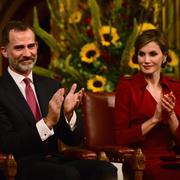 Felipe med drottning Letizia i parlamentet i dag.