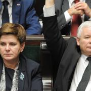 Premiärministern Beata Szydlo och nationalkonservativa Lag och Rättvisas partiledare Jaroslaw Kaczynskyí.