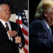 Gates tillsammans med president Barack Obama. Donald Trump.