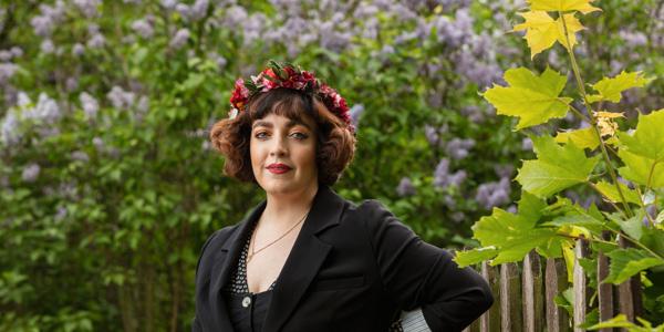 Shima Niavarani sommarpratar på söndagen. Mattias Ahlm/Sveriges Radio