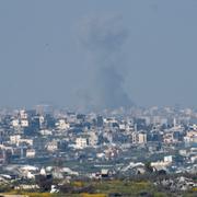 Rök över Gaza efter israeliska attacker. 