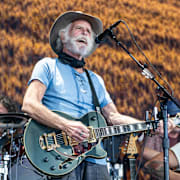 Bob Weir under en konsert 2023.
