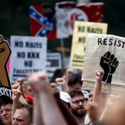 Motdemonstranter har samlats inför vit makt-demonstration i Washington.