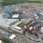 Drönarbild över Kirunas nya centrum som nu invigdes 2022. Kiruna ska öka antalet invånare med 2 500 till år 2030.