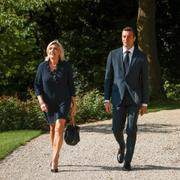 Marine Le Pen och Jordan Bardella innan mötet med Emmanuel Macron på Elyséepalatset. 