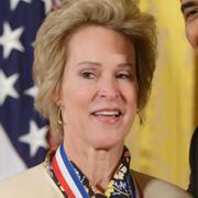 Arkivbild: Frances H Arnold tilldelades en medalj för sitt arbete av USA:s dåvarande president Barack Obama 2013. 