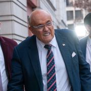 Rudy Giuliani  är åter i rätten, denna gång för att försöka se till att hans lägenhet i Palm Beach, Florida, inte beslagtas som en del i skadeståndsdomen mot honom. 