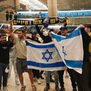 Maccabi Tel Aviv-fans anländer till flygplatsen i Tel Aviv från Amsterdam / Laurent Nuñez, arkivbild.