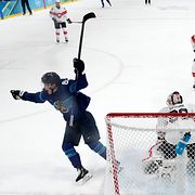 Artturi Lehkonens jublar efter 3–2. 