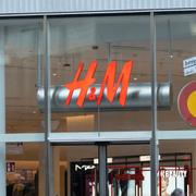 H&M får en sänkt rekommendation från RBC. 