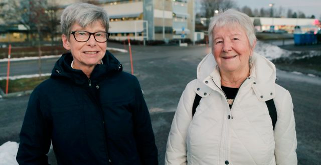 Ulla Salander som bor i Bollstabruk, Kramfors kommun, och Svea Larsson som bor i Kramfors.  Mats Andersson / TT / TT NYHETSBYRÅN