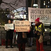 Demonstrationer mot flyktingpolitiken.