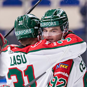 Filip Cederqvist firar efter ett av sina mål mot Växjö. 