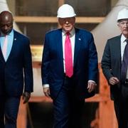 President Trump, senator Tim Scott och Fed-chefen Jerome Powell.