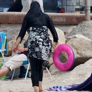 Arkivbild, kvinna iklädd burkini i Marseille.