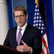 Jay Carney talar i Vita huset. Arkivbild.