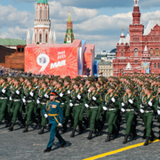 Vladimir Putin och en militärparad i Moskva 2023. 