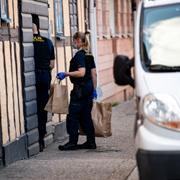 Polis vid brottsplatsen i Kristianstad under måndagen.