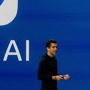 Arkivbild. Metas produktchef Chris Cox talade under Metas event för AI-utveckling, Llama Con 2025.