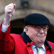 Jean-Marie Le Pen grundade det öppet främlingsfientliga franska  ytterhögerpartiet Nationella fronten 1972. 