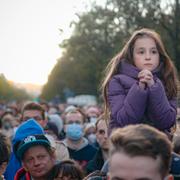 Anhängare till den ungerska oppositionsrörelsen lyssnar till ett tal av den politiska utmanaren Peter Marki-Zay. 23 oktober 2021.