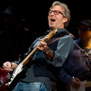 Eric Clapton under en konsert 2013.