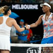 Belinda Bencic och Venus Williams. 