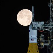 Rymdfarkosten före uppskjutningen.