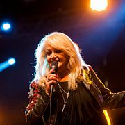 Bonnie Tyler under en konsert i Ungern den 18 juni 2016.