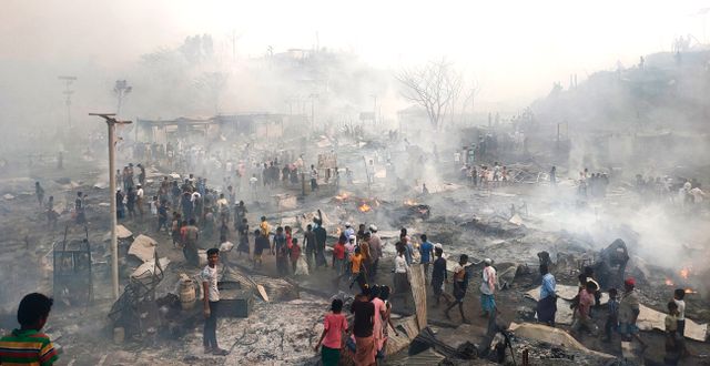 Branden bröt ut i vad som kallas för världens största flyktingläger, Cox’s Bazar i sydöstra Bangladesh. Mahmud Hossain Opu / AP