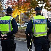 Polisen på plats i Älvsjö.