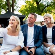 Jan Eliasson, Lena Hallengren, Tobias Baudin, Magdalena Andersson och Mikael Damberg bänkade inför att Socialdemokraternas partiledare Magdalena Andersson ska tala under politikerveckan i Almedalen.