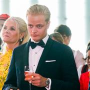 Marius Borg Høiby med kronprinsessan Mette.Marit 2022.